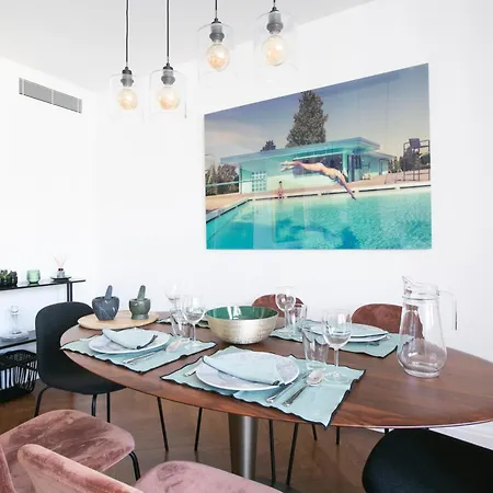 Апартаменты Magnificient 2 Bedrooms With Terrace Next To Champs-elysees - Pc62b *