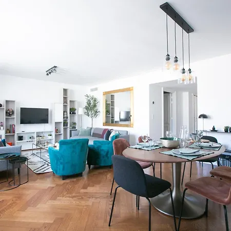 Апартаменты Magnificient 2 Bedrooms With Terrace Next To Champs-elysees - Pc62b