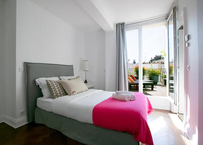 Magnificient 2 Bedrooms With Terrace Next To Champs-elysees - Pc62b アパート