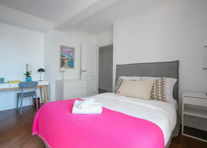 Magnificient 2 Bedrooms With Terrace Next To Champs-elysees - Pc62b アパート